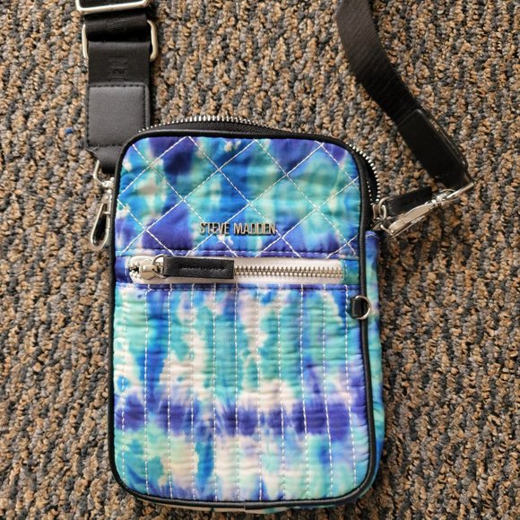 NWOT Steven Madden Crossbody Blue Green White Tie Dye Ombre Phone Bag - Picture 2 of 8